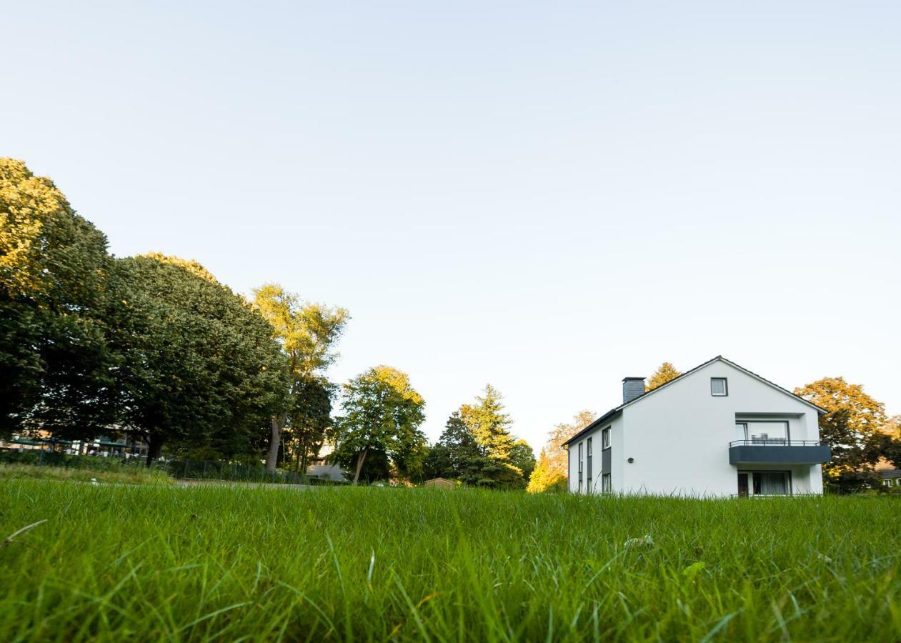 Haus Am Park - Ihr Gaestehaus In Velbert Buitenkant foto